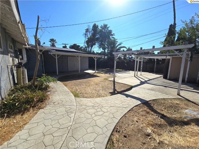 Detail Gallery Image 23 of 27 For 1923 W Pontiac, Fresno,  CA 93705 - 4 Beds | 2 Baths