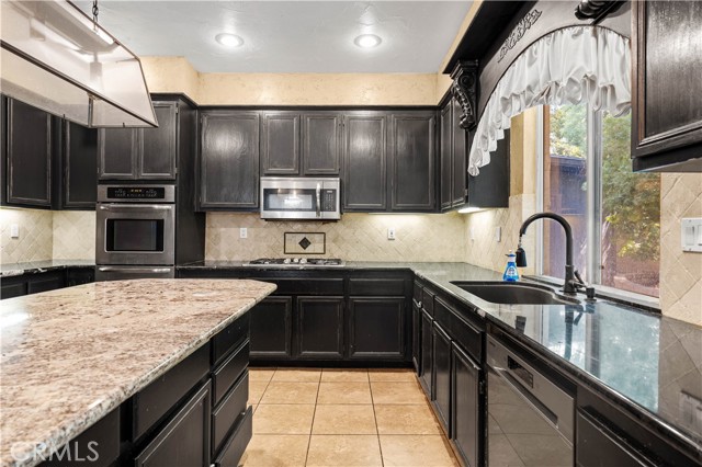 11362 Windhaven Court, Rancho Cucamonga CA: https://media.crmls.org/medias/3f0aa103-7519-4778-b396-3cb9b2dc01fe.jpg