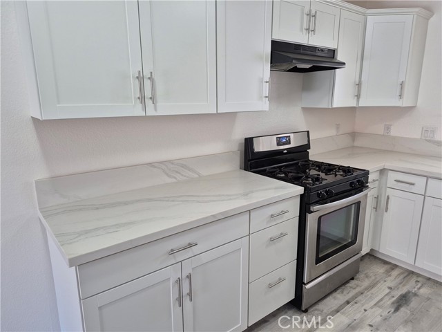 Detail Gallery Image 4 of 18 For 13508 Algonquin Rd #3,  Apple Valley,  CA 92308 - 2 Beds | 2 Baths