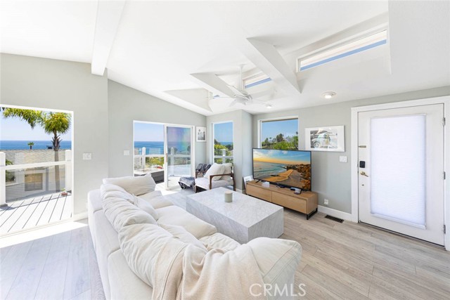 Detail Gallery Image 14 of 20 For 30802 Coast #C6,  Laguna Beach,  CA 92651 - 2 Beds | 2 Baths
