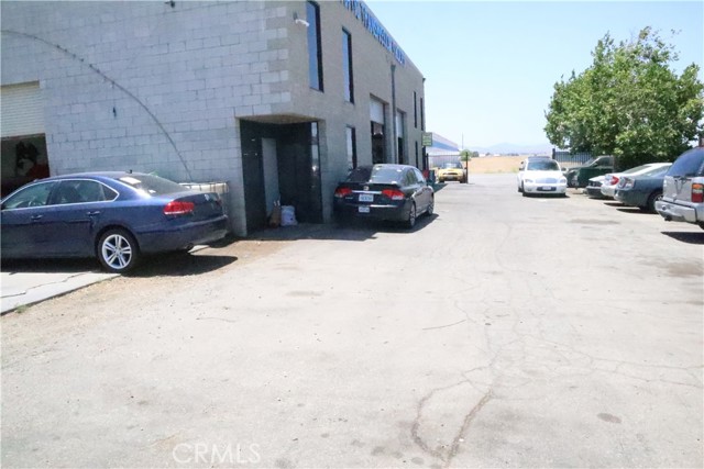 38950 30th E Street, Palmdale CA: https://media.crmls.org/medias/3f0bd528-a697-4303-a645-7ba0fe5610bf.jpg