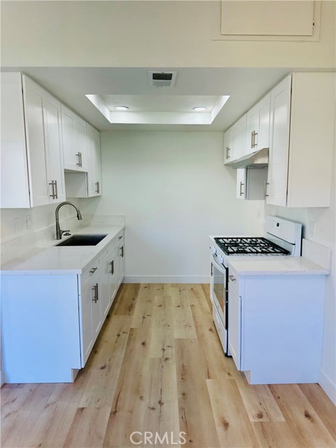 Detail Gallery Image 6 of 17 For 2380 Benidorm Cir, Corona,  CA 92879 - 3 Beds | 3 Baths