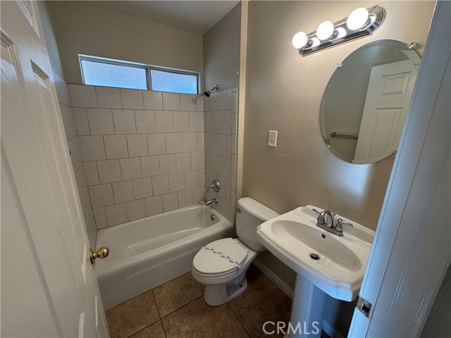 Detail Gallery Image 25 of 33 For 7826 Shoshone Ave, Northridge,  CA 91325 - 2 Beds | 2 Baths