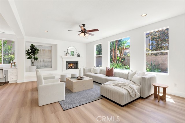 2 Grapevine, Irvine CA: https://media.crmls.org/medias/3f0ce94f-4001-46b8-9d6c-6d648dd2263f.jpg
