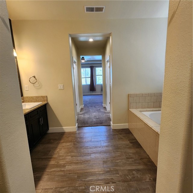 Detail Gallery Image 35 of 53 For 4479 N Emerald Peak Dr, Clovis,  CA 93619 - 4 Beds | 3 Baths