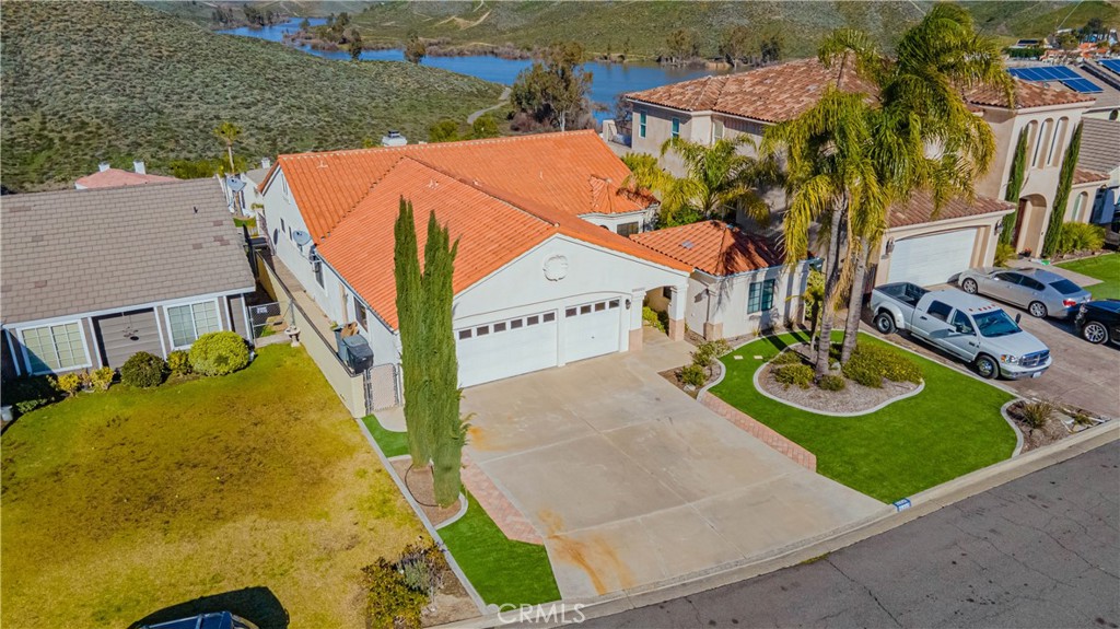 29351 Old Wrangler Road, Canyon Lake, CA 92587