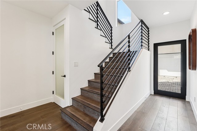 Detail Gallery Image 14 of 34 For 542 N Commonwealth Ave, Silver Lake Los Angeles,  CA 90004 - 3 Beds | 2/1 Baths