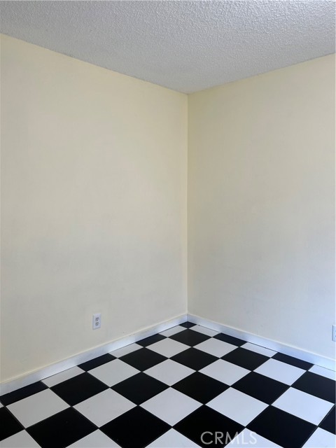 924 N Quince Avenue, Rialto CA: https://media.crmls.org/medias/3f0f2fbe-9d44-4e30-a357-8c58fd679049.jpg