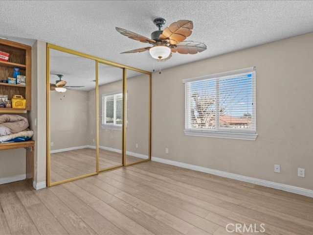 Detail Gallery Image 16 of 20 For 12848 Autumn Leaves, Victorville,  CA 92395 - 5 Beds | 3/1 Baths