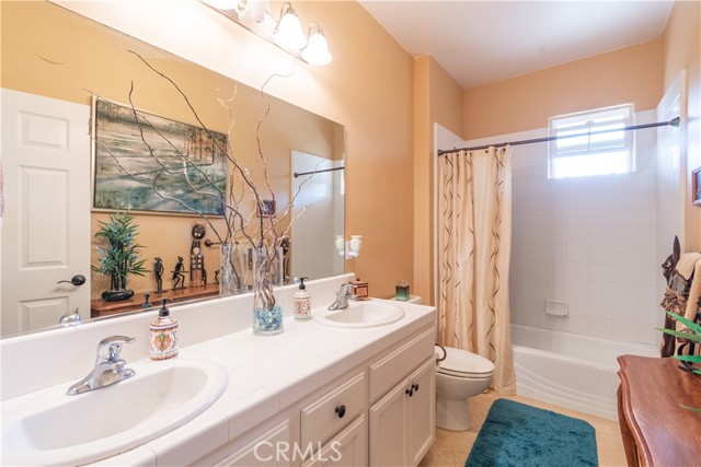 Detail Gallery Image 18 of 28 For 611 Larkfield Pl, Paso Robles,  CA 93446 - 5 Beds | 2/1 Baths