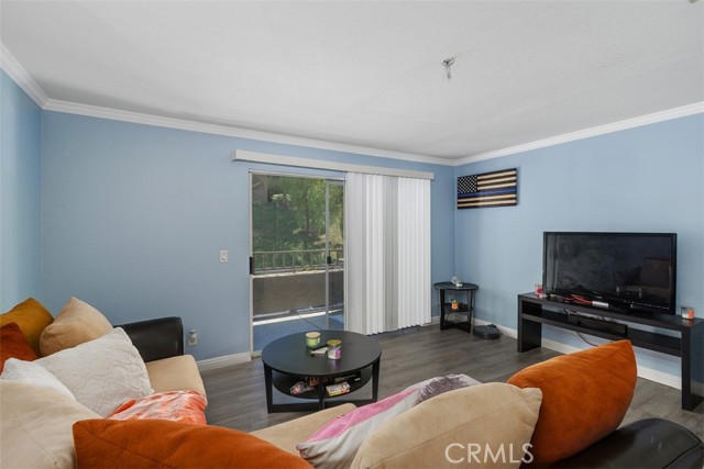 Detail Gallery Image 2 of 9 For 1980 Las Colinas Cir #208,  Corona,  CA 92879 - 2 Beds | 2 Baths