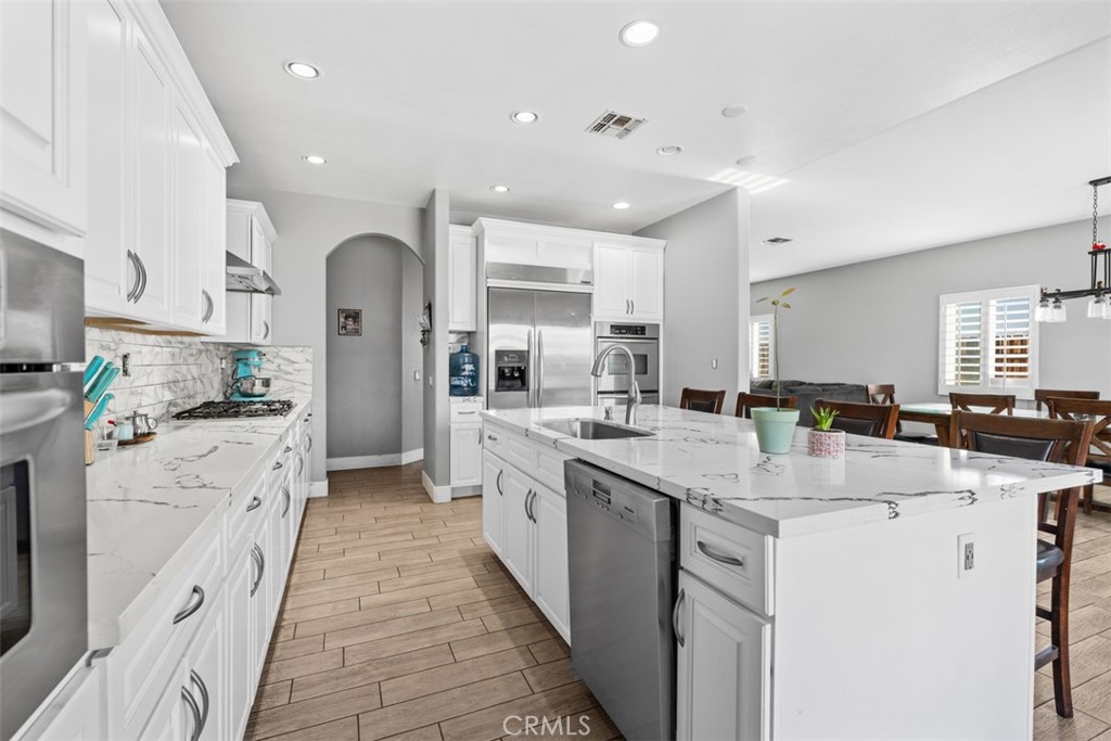 MLS #OC25261382 image #5