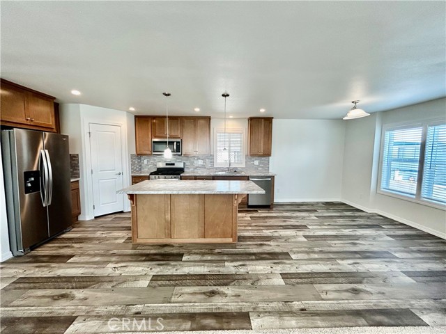Detail Gallery Image 8 of 24 For 675 W Oakland Ave #A4,  Hemet,  CA 92543 - 3 Beds | 2 Baths