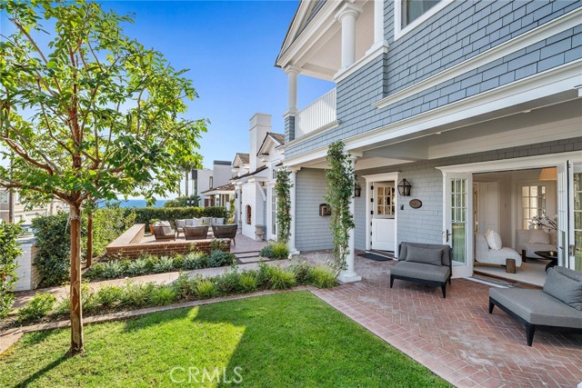 Detail Gallery Image 4 of 48 For 215 Marigold Ave, Corona Del Mar,  CA 92625 - 6 Beds | 6/1 Baths