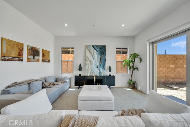 104 Eversedge, Irvine CA: https://media.crmls.org/medias/3f110459-081a-4624-abed-7a0a58b0e9de.jpg
