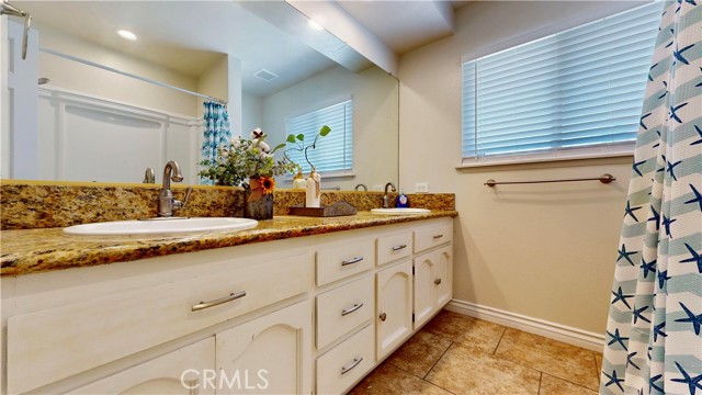 15460 Mandan Road, Apple Valley CA: https://media.crmls.org/medias/3f110805-e82d-4d5d-b1fe-c45e3e8acd76.jpg
