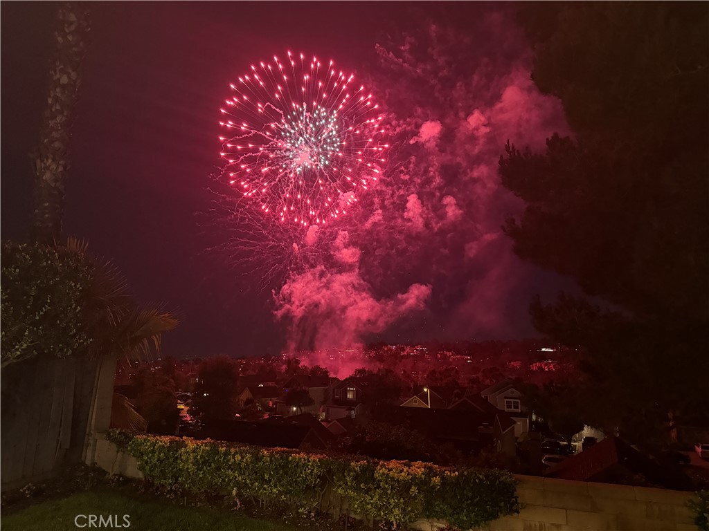 https://media.crmls.org/medias/3f111fe2-5e57-4501-b8bd-99019dfccdf5.jpg?preset=X-Large
