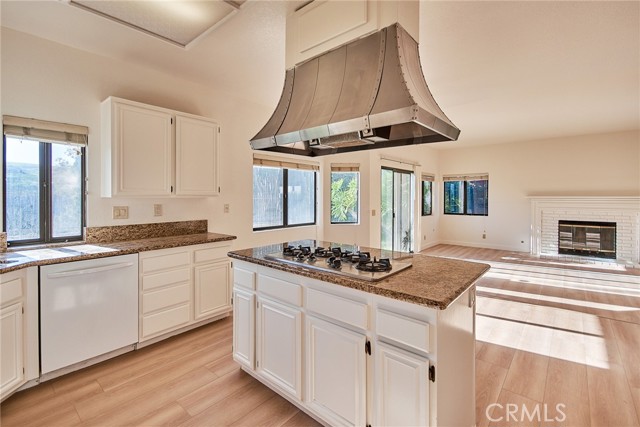 Detail Gallery Image 13 of 31 For 24352 Rimford Pl, Diamond Bar,  CA 91765 - 4 Beds | 3 Baths