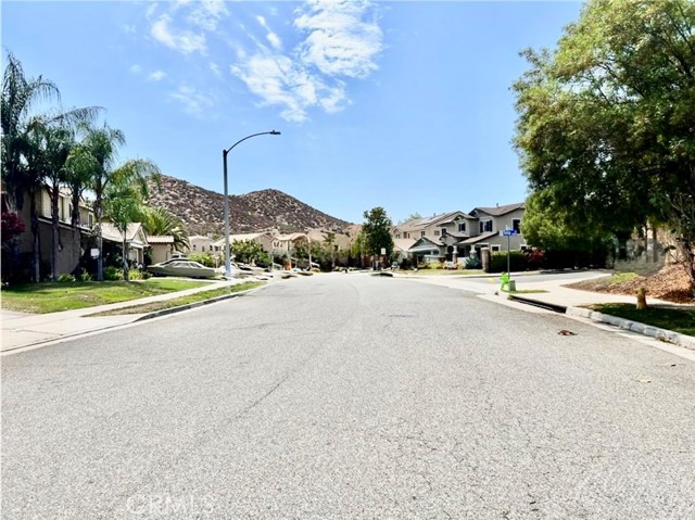 Detail Gallery Image 30 of 32 For 32040 Poppy Way, Lake Elsinore,  CA 92532 - 4 Beds | 2/1 Baths