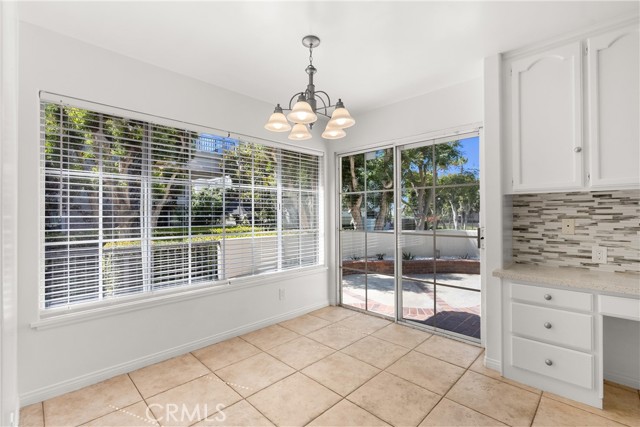 6042 Shadowbrook Circle, Huntington Beach CA: https://media.crmls.org/medias/3f1218d6-ba7f-4056-ade8-e75a313f0a07.jpg