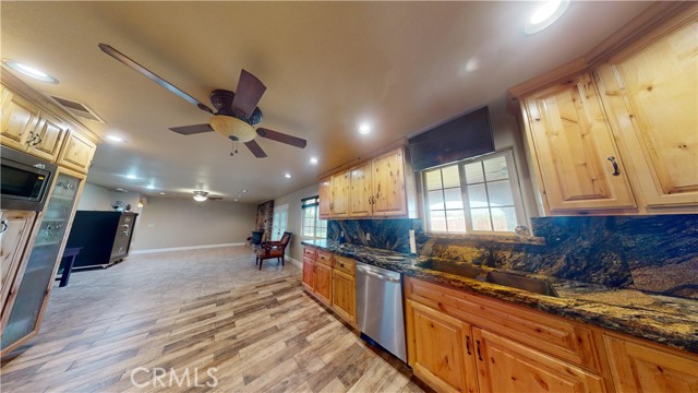 Detail Gallery Image 10 of 31 For 14229 Avenue 23 1/2, Chowchilla,  CA 93610 - 3 Beds | 2/1 Baths