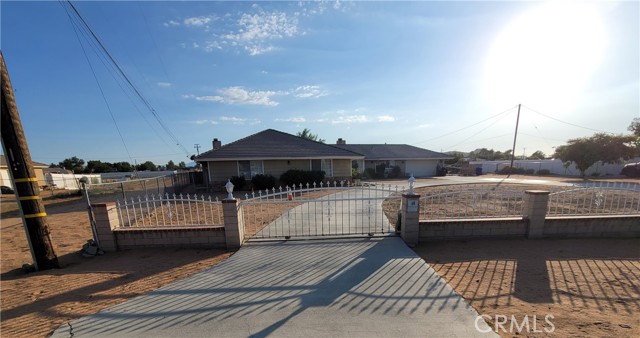 21291 Ramona Avenue, Apple Valley CA: https://media.crmls.org/medias/3f134835-3d7c-4854-97c9-42caa52d8af0.jpg