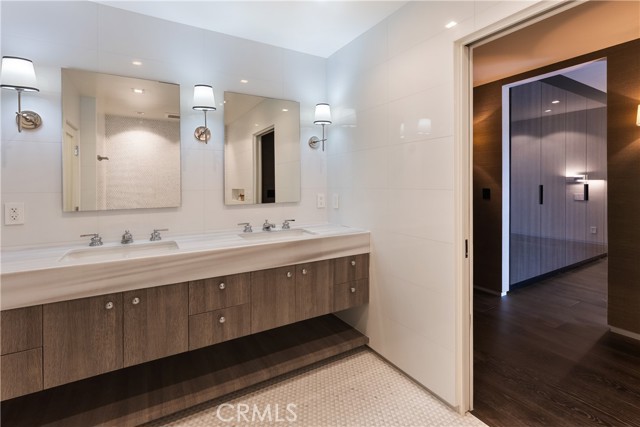 1333 S Beverly Glen Boulevard, Los Angeles CA: https://media.crmls.org/medias/3f13b63e-450f-4ffc-ae78-f0a6814ae15e.jpg