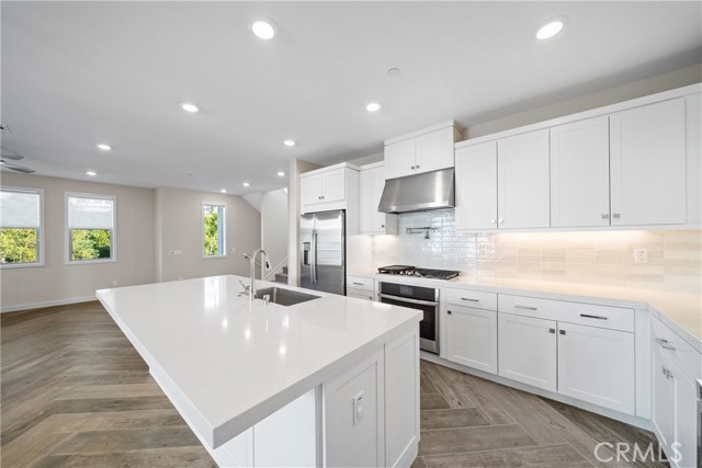 Detail Gallery Image 15 of 49 For 590 Catalonia, Lake Forest,  CA 92630 - 4 Beds | 4 Baths