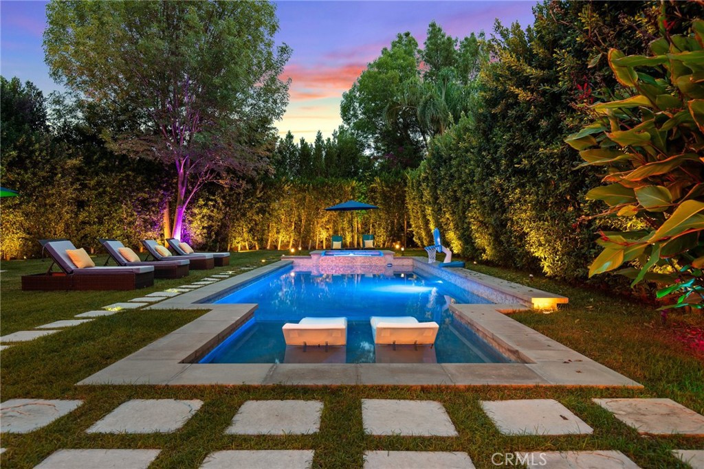 22900 Hatteras Avenue