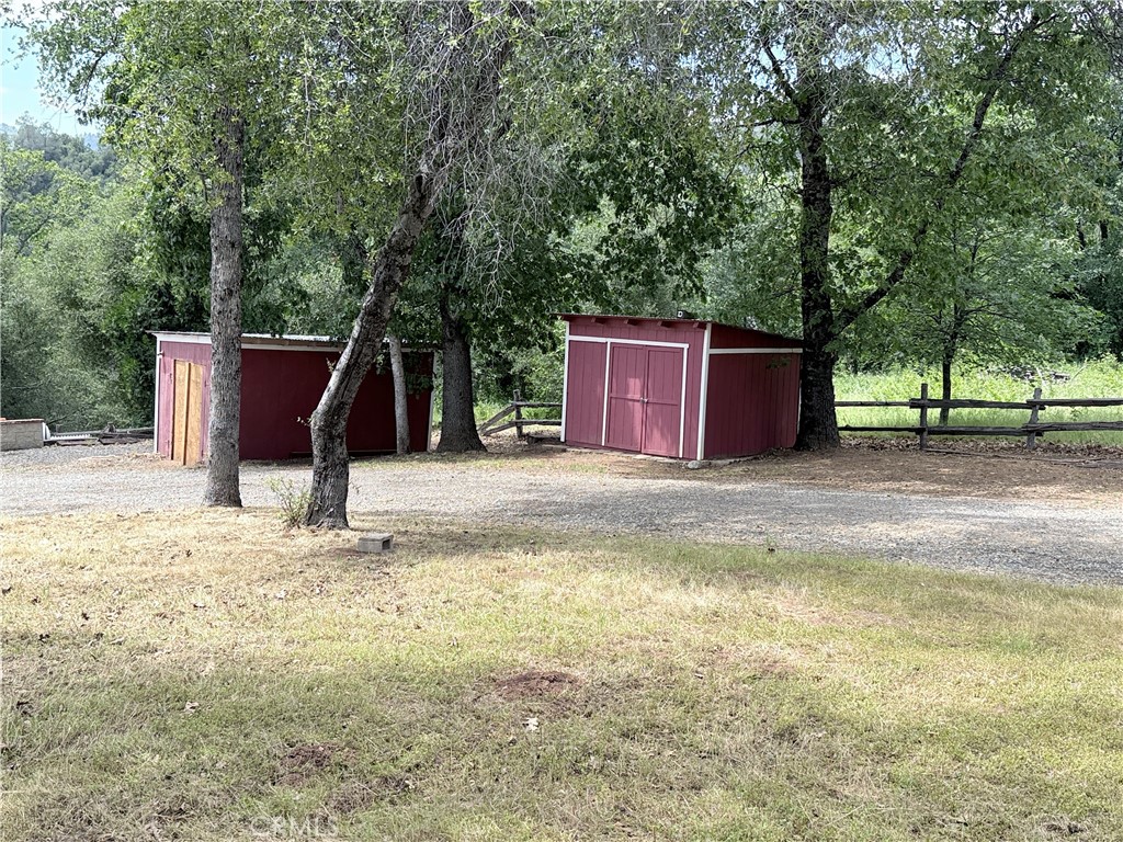https://media.crmls.org/medias/3f14f6db-5b87-41ad-8581-e16085d4f009.jpg?preset=X-Large