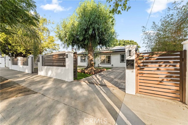 14592 Lyle Street, Sylmar CA: https://media.crmls.org/medias/3f1592f8-8502-4088-ac39-3f315d0c9b79.jpg