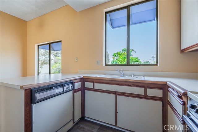 623 Park Shadow Court, Baldwin Park CA: https://media.crmls.org/medias/3f161426-94bb-4fbb-a146-5c8a5df1cfd7.jpg