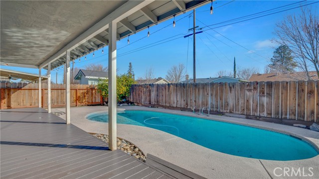 Image 22 of 28 For 2060 Loyola Way