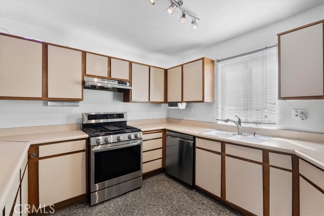 Detail Gallery Image 13 of 33 For 6036 Hazelhurst #C,  North Hollywood,  CA 91606 - 1 Beds | 2 Baths