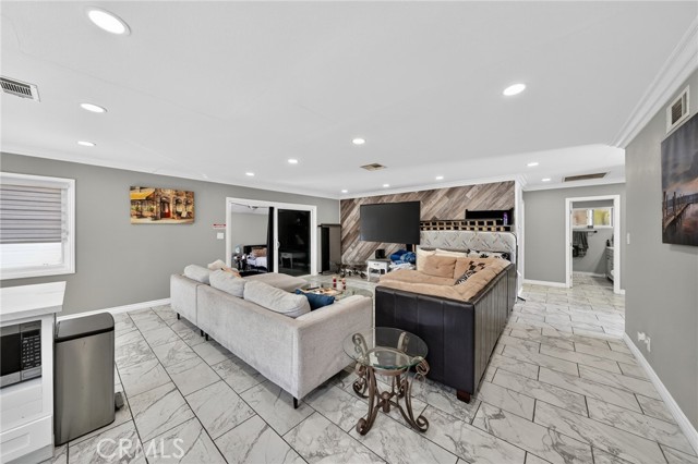 Detail Gallery Image 8 of 75 For 14061 Parson Street, Garden Grove,  CA 92843 - 6 Beds | 5 Baths