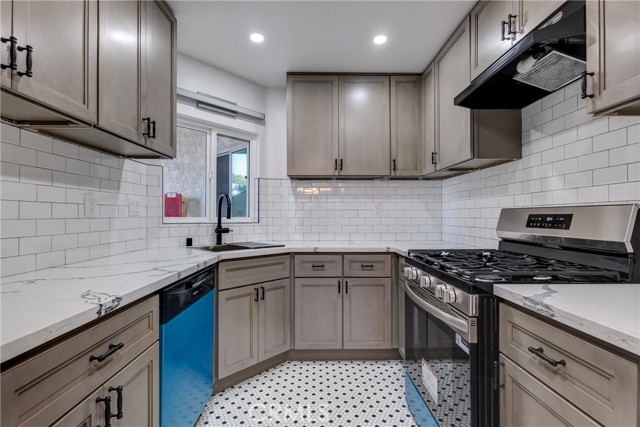 Front Image Thumbnail for CRSR26047745