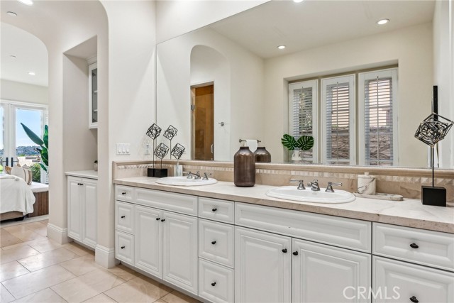 3 Coral Cay, Newport Coast CA: https://media.crmls.org/medias/3f17fc14-2f01-465c-a6c2-3953d2bbaefb.jpg