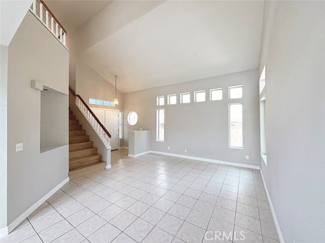 15965 Peach Tree Lane, Fontana CA: https://media.crmls.org/medias/3f18e12a-32d5-40b2-a6ae-c8308a1f4a89.jpg
