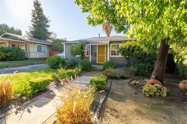 Detail Gallery Image 4 of 34 For 230 W 2nd St, San Dimas,  CA 91773 - 4 Beds | 2 Baths