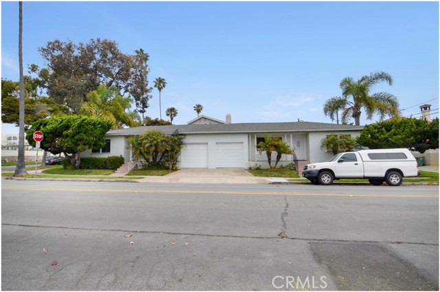 1314 Palm Avenue, Huntington Beach CA: https://media.crmls.org/medias/3f1991c2-6fc8-4ecc-9b53-3af11cba50e7.jpg