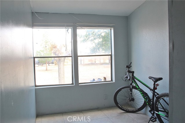 Detail Gallery Image 6 of 10 For 19478 Valle Vista Rd, Adelanto,  CA 92301 - 3 Beds | 2 Baths