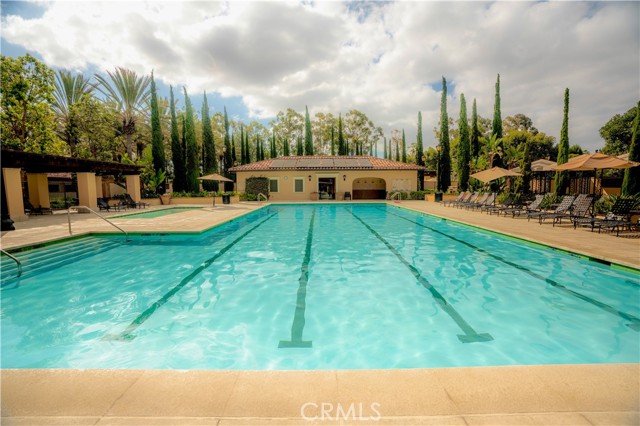 63 Splendor, Irvine CA: https://media.crmls.org/medias/3f19d55e-4219-4c7a-89d2-7c3e41b39e95.jpg