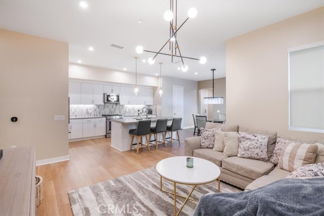 1118 S urbana S, Anaheim CA: https://media.crmls.org/medias/3f1a08a5-21ac-4a93-a5cf-a3c3c85312b2.jpg