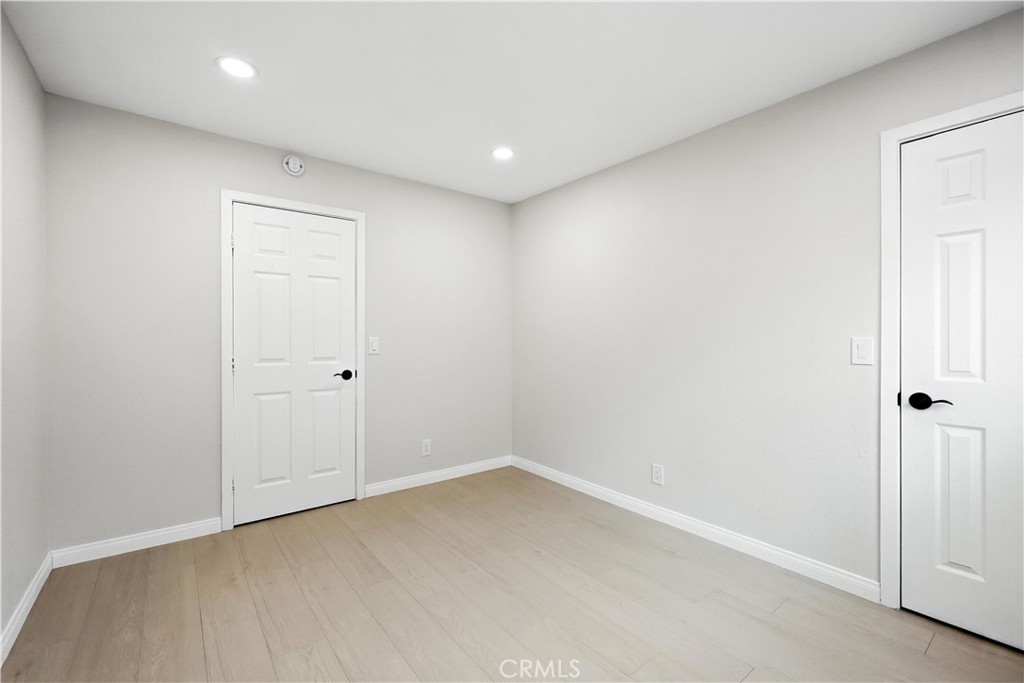 https://media.crmls.org/medias/3f1a617d-bec1-4ff9-b051-341be3e715fc.jpg?preset=X-Large