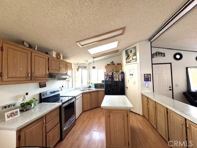 Detail Gallery Image 18 of 29 For 24425 Woolsey Canyon Road #196,  West Hills,  CA 91304 - 3 Beds | 2 Baths
