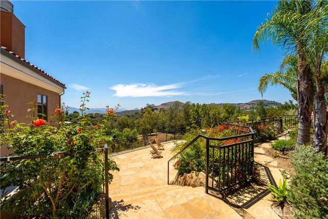 24410 Mulholland, Calabasas CA: https://media.crmls.org/medias/3f1ac436-0c5c-49a4-916d-f107af43df75.jpg
