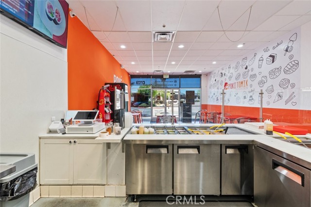39438 Trade Center Drive, Palmdale CA: https://media.crmls.org/medias/3f1aff83-c9a7-4ece-878b-77eaccf6d749.jpg