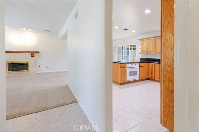 7323 Kentland Avenue, West Hills CA: https://media.crmls.org/medias/3f1b86f2-3ecf-41cd-a7fe-169dabf79124.jpg