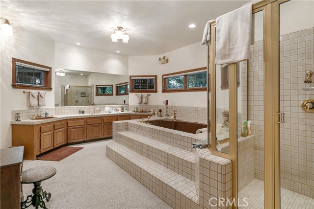 Detail Gallery Image 16 of 41 For 27421 Cedarwood Drive, Lake Arrowhead,  CA 92352 - 4 Beds | 4 Baths