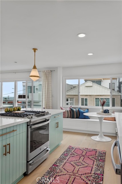 212 41st Street, Manhattan Beach, California 90266, ,Residential Income,Sold,41st,SB23072374